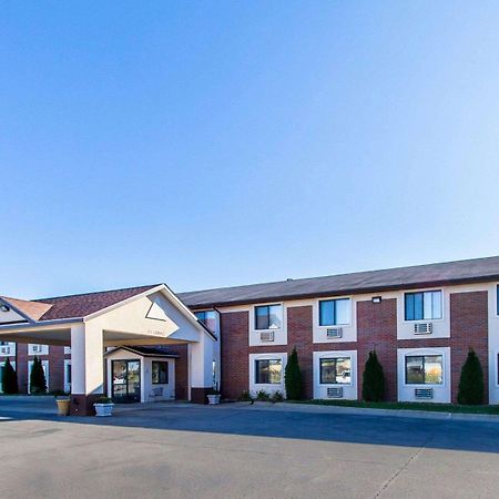 Quality Inn & Suites Ottumwa North Esterno foto