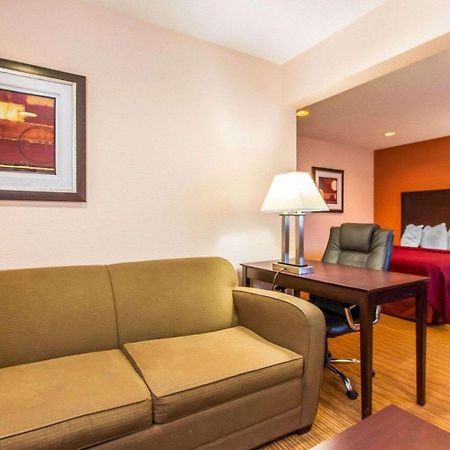 Quality Inn & Suites Ottumwa North Esterno foto