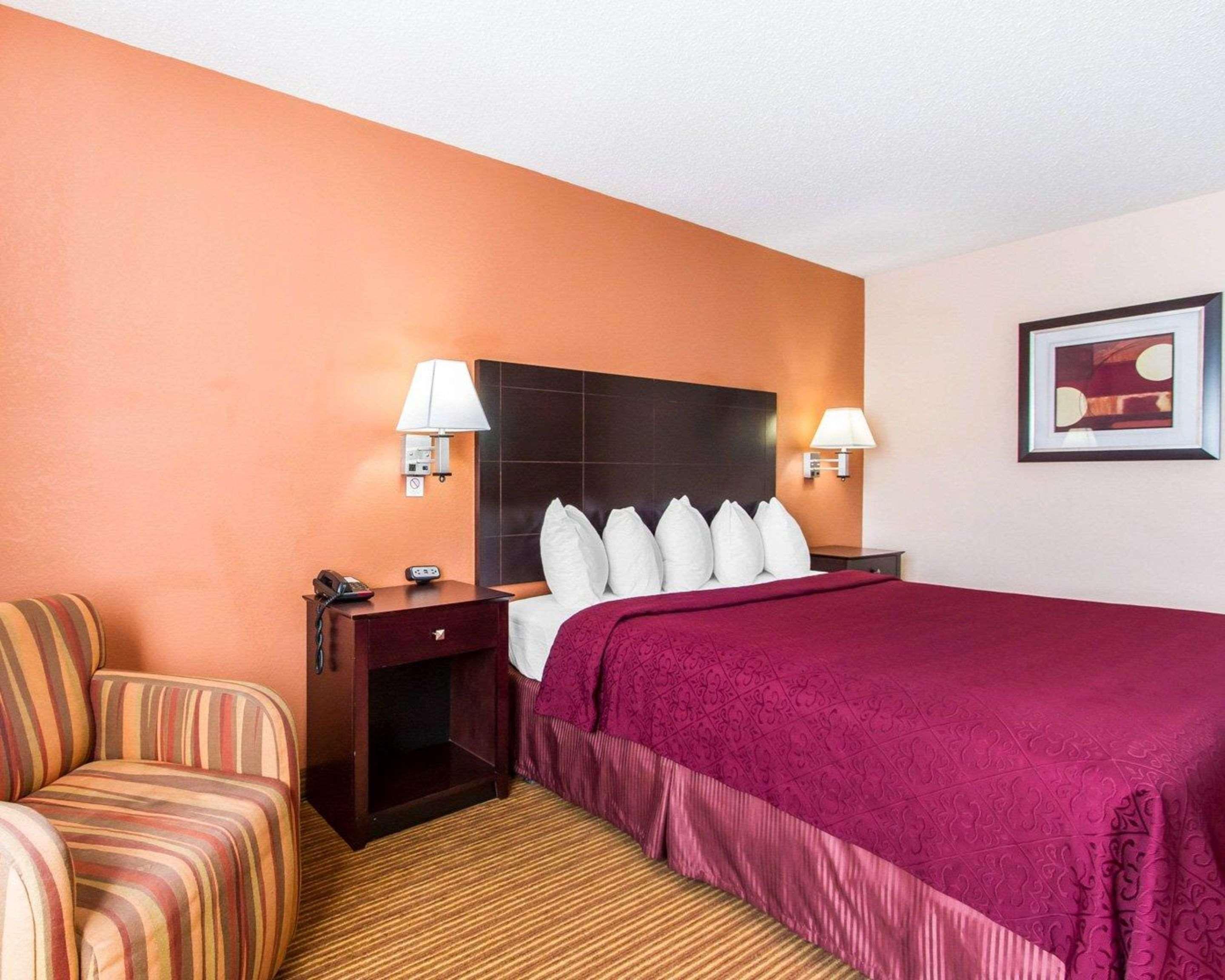 Quality Inn & Suites Ottumwa North Esterno foto