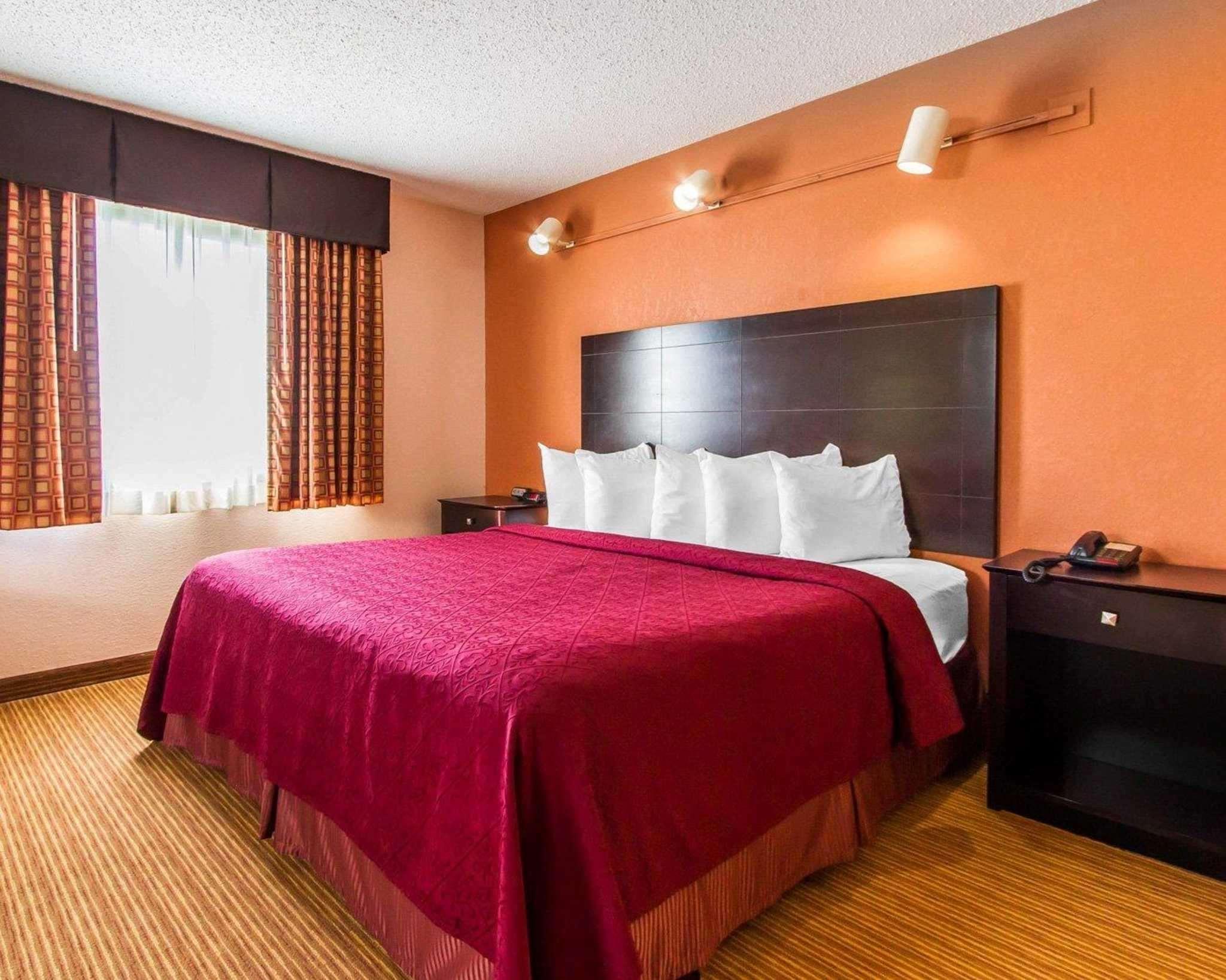 Quality Inn & Suites Ottumwa North Esterno foto