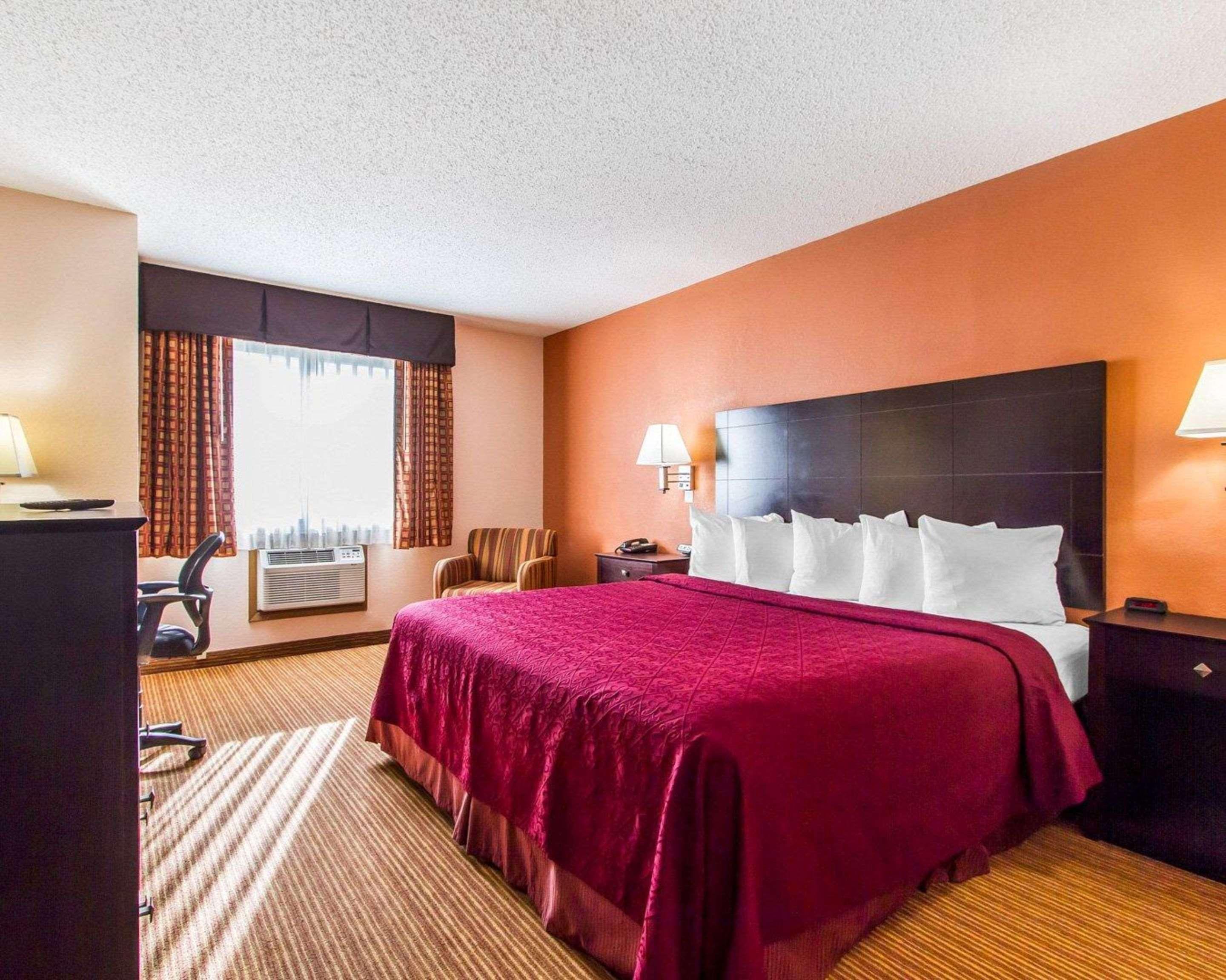 Quality Inn & Suites Ottumwa North Esterno foto