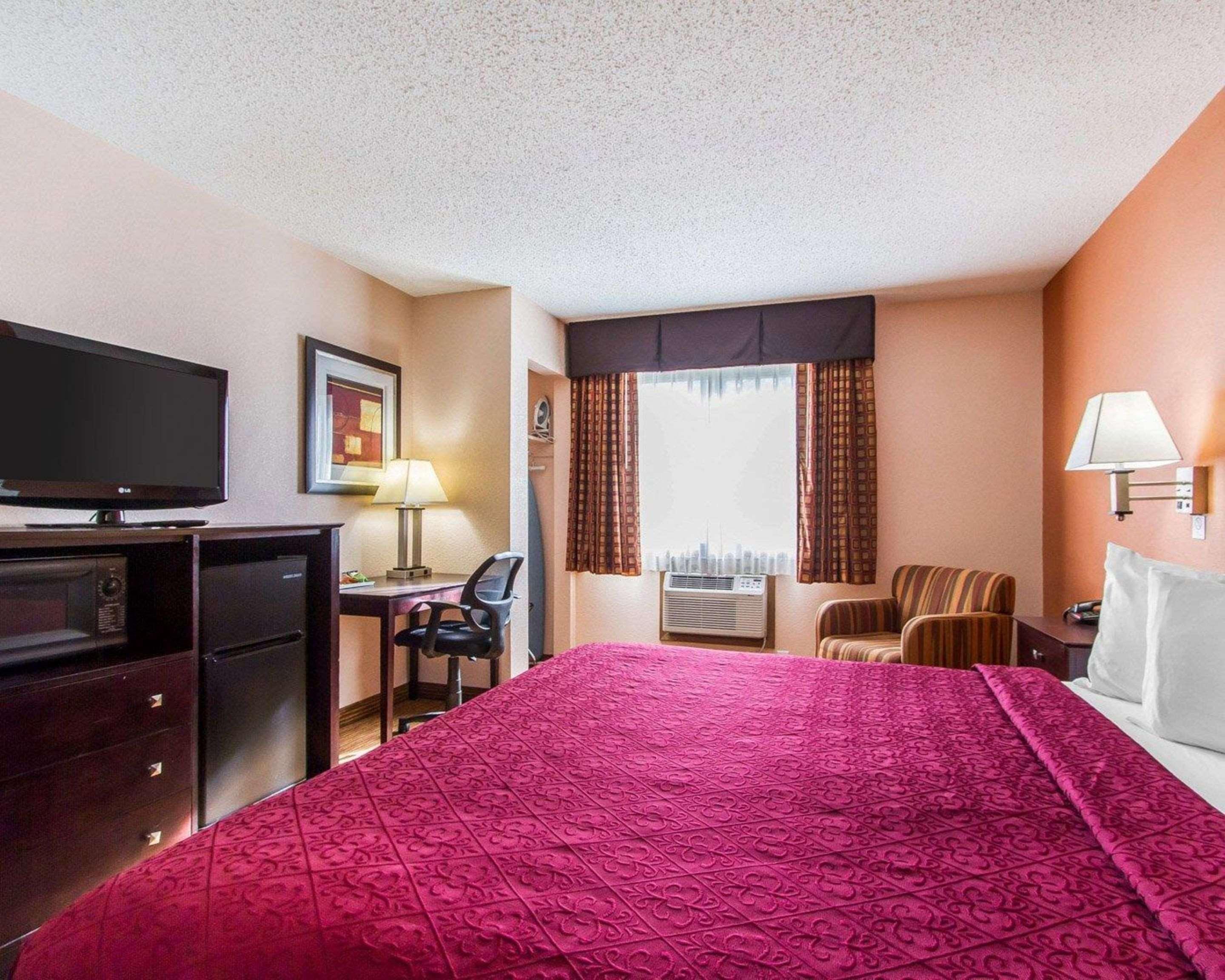 Quality Inn & Suites Ottumwa North Esterno foto