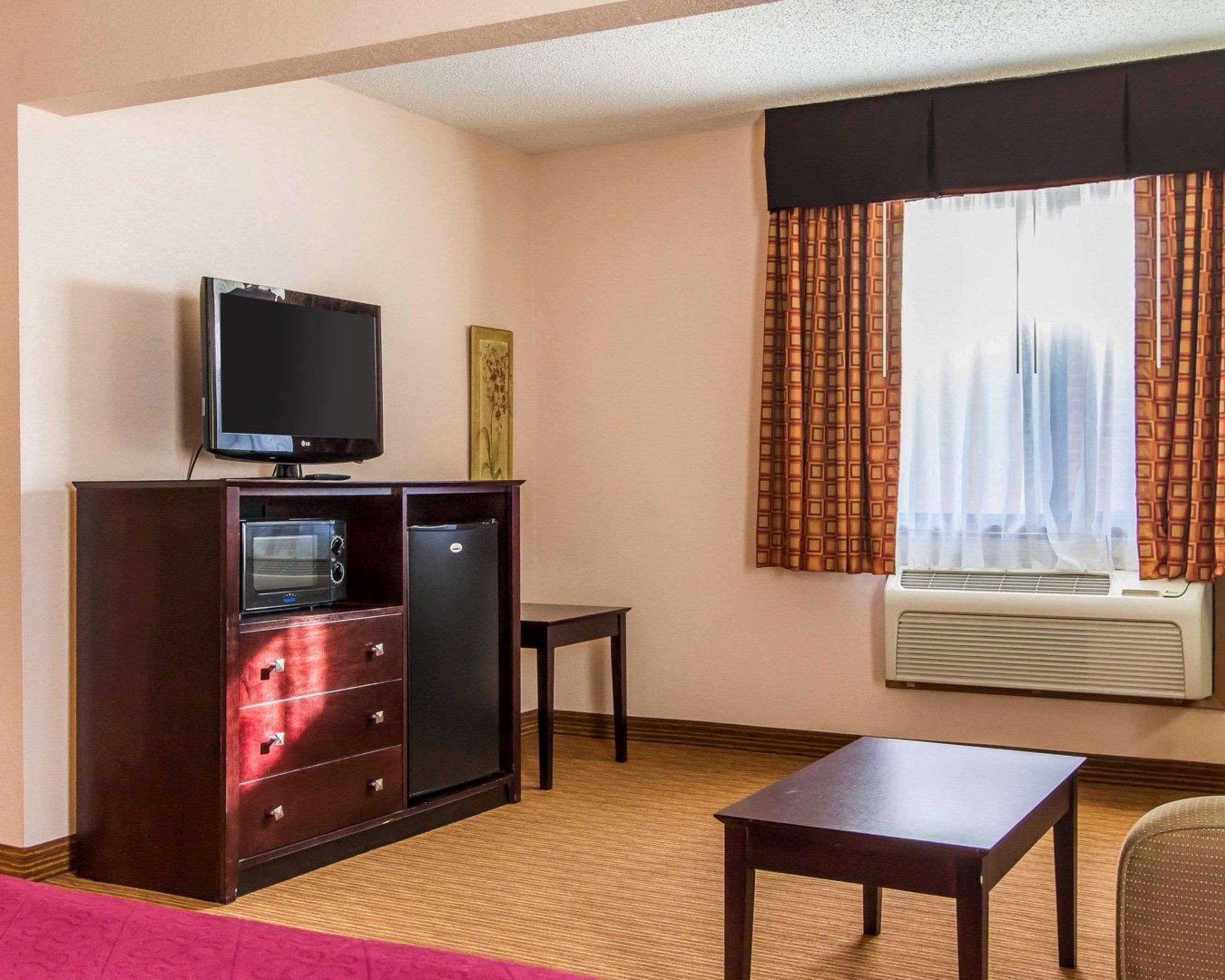 Quality Inn & Suites Ottumwa North Esterno foto