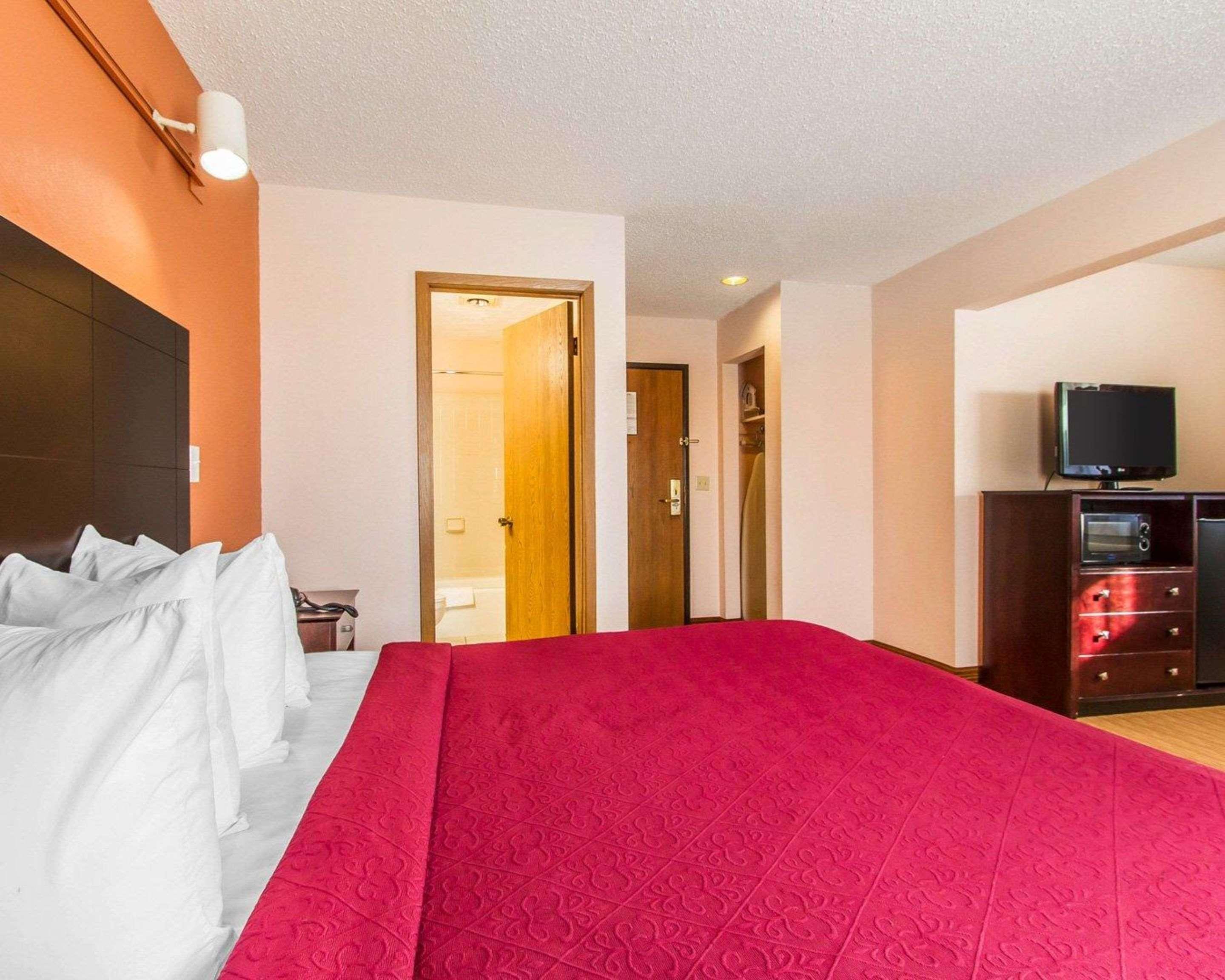 Quality Inn & Suites Ottumwa North Esterno foto