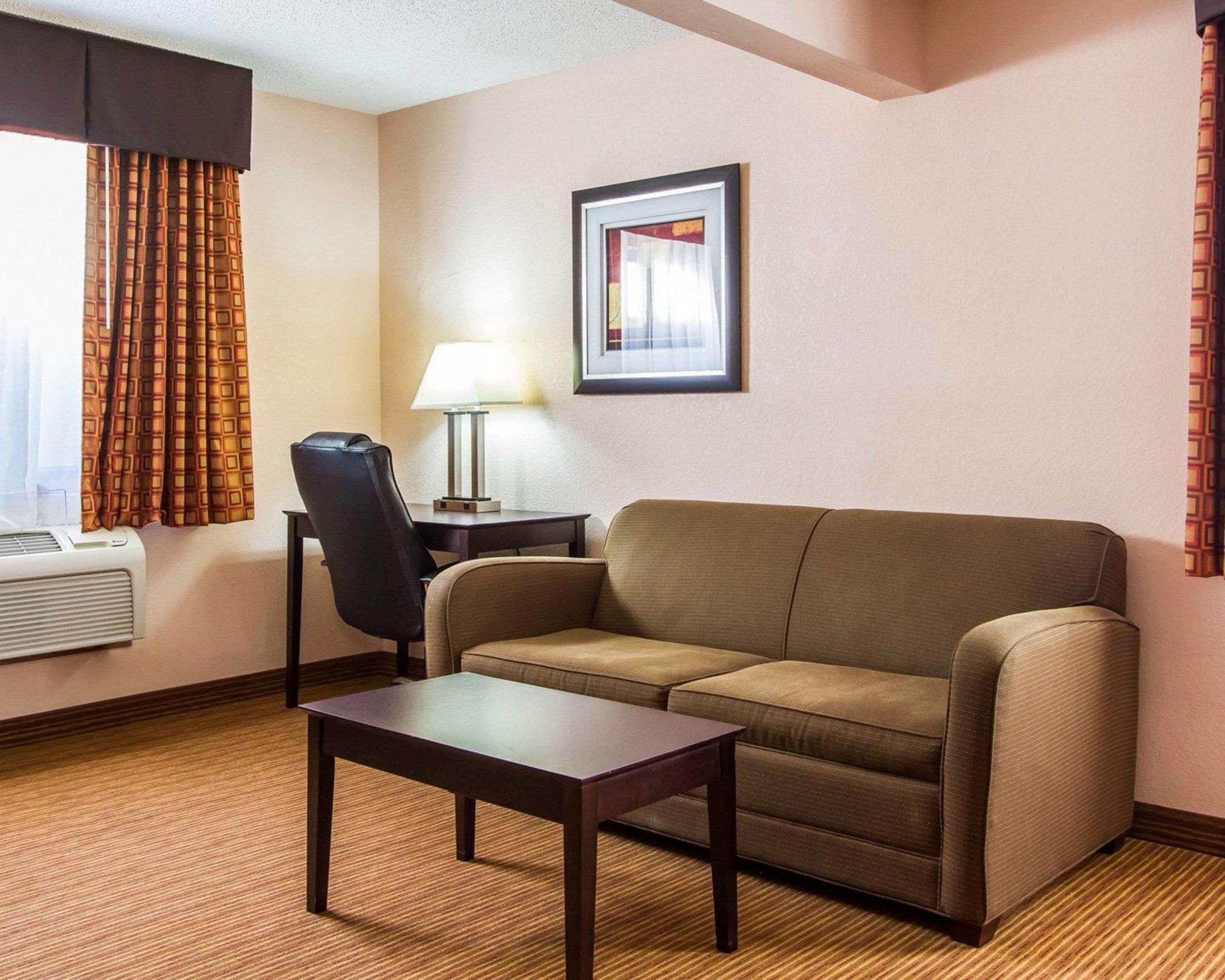 Quality Inn & Suites Ottumwa North Esterno foto