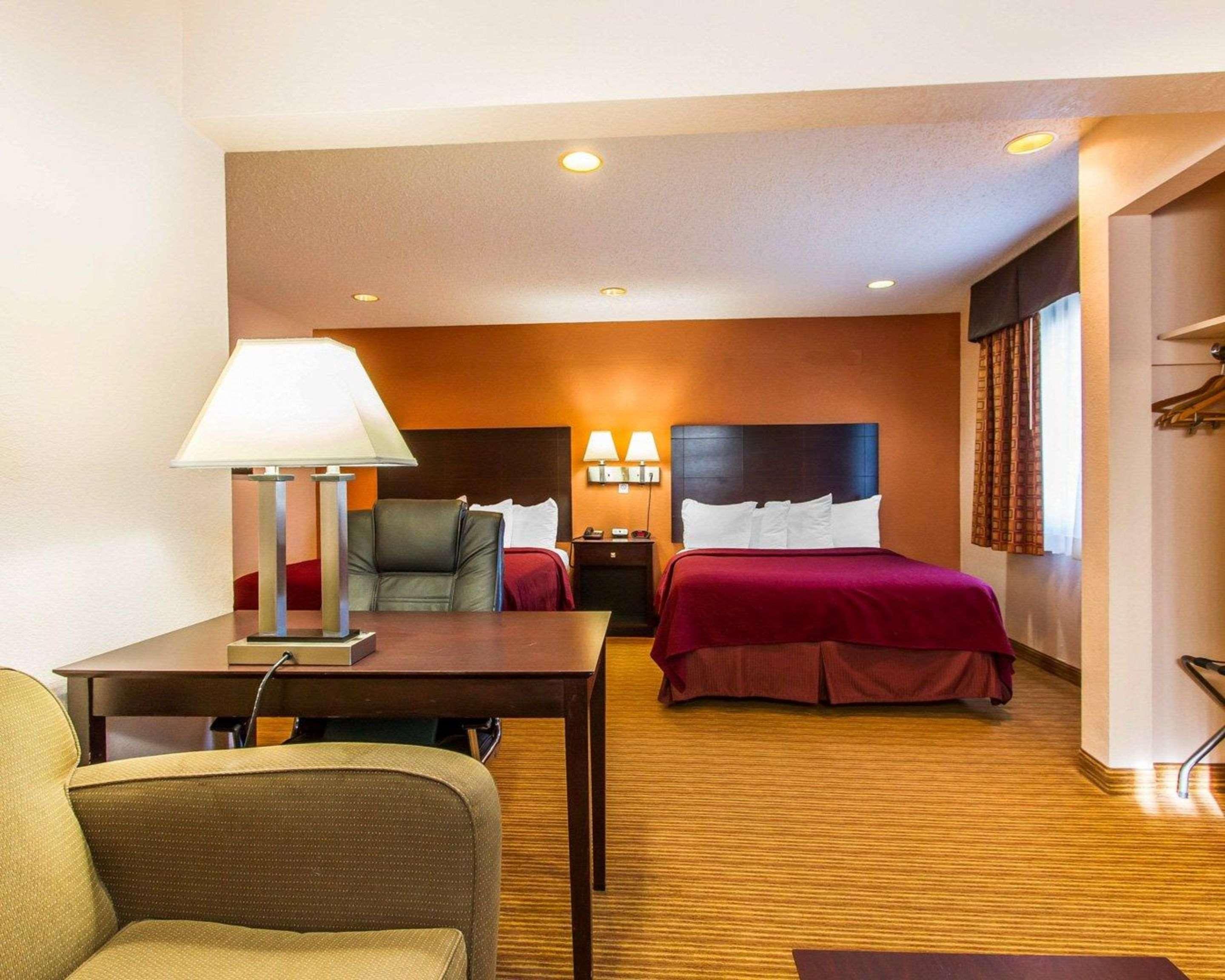 Quality Inn & Suites Ottumwa North Esterno foto