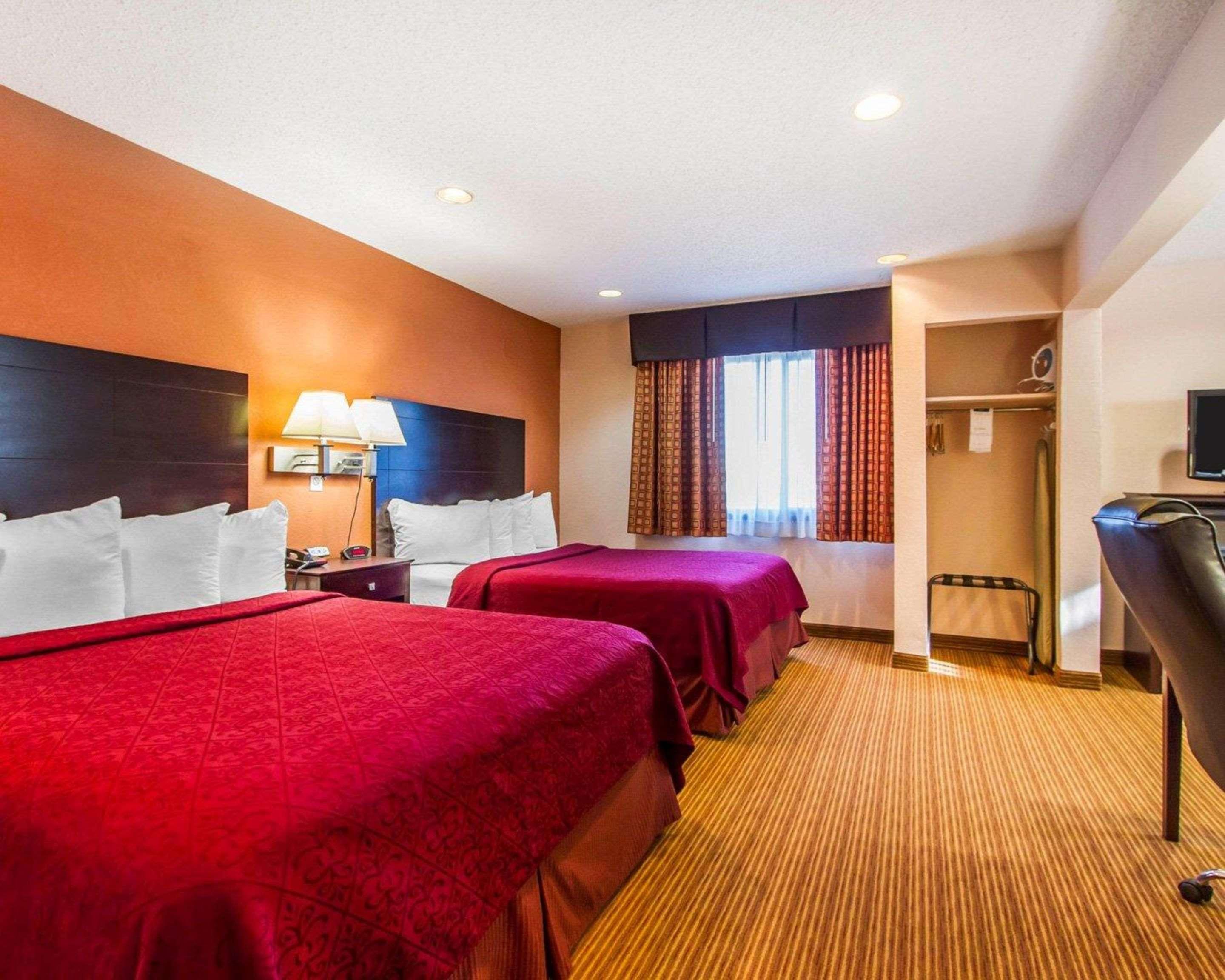 Quality Inn & Suites Ottumwa North Esterno foto