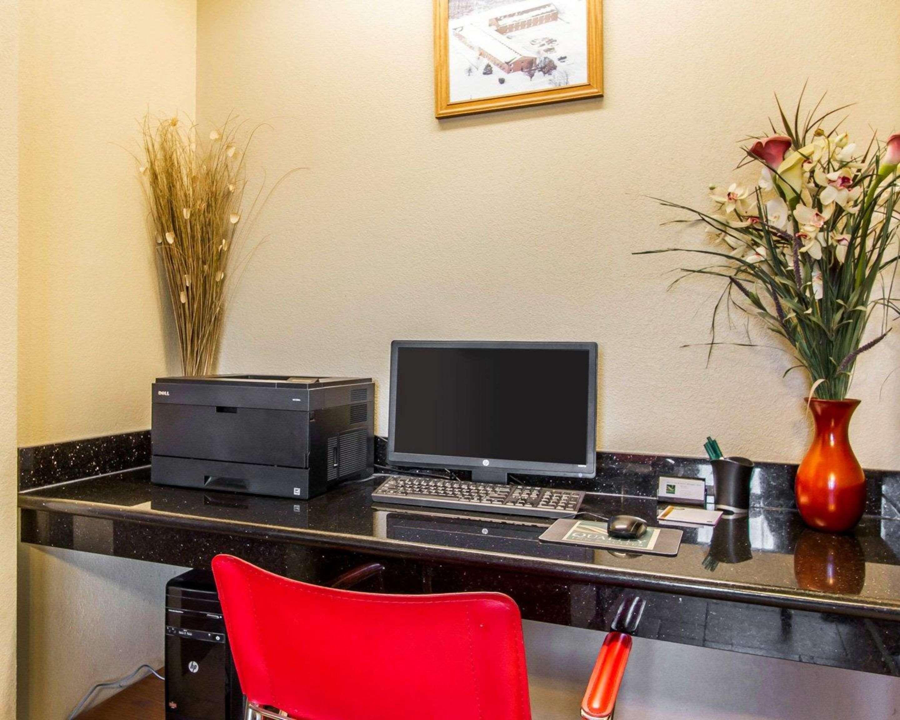 Quality Inn & Suites Ottumwa North Esterno foto