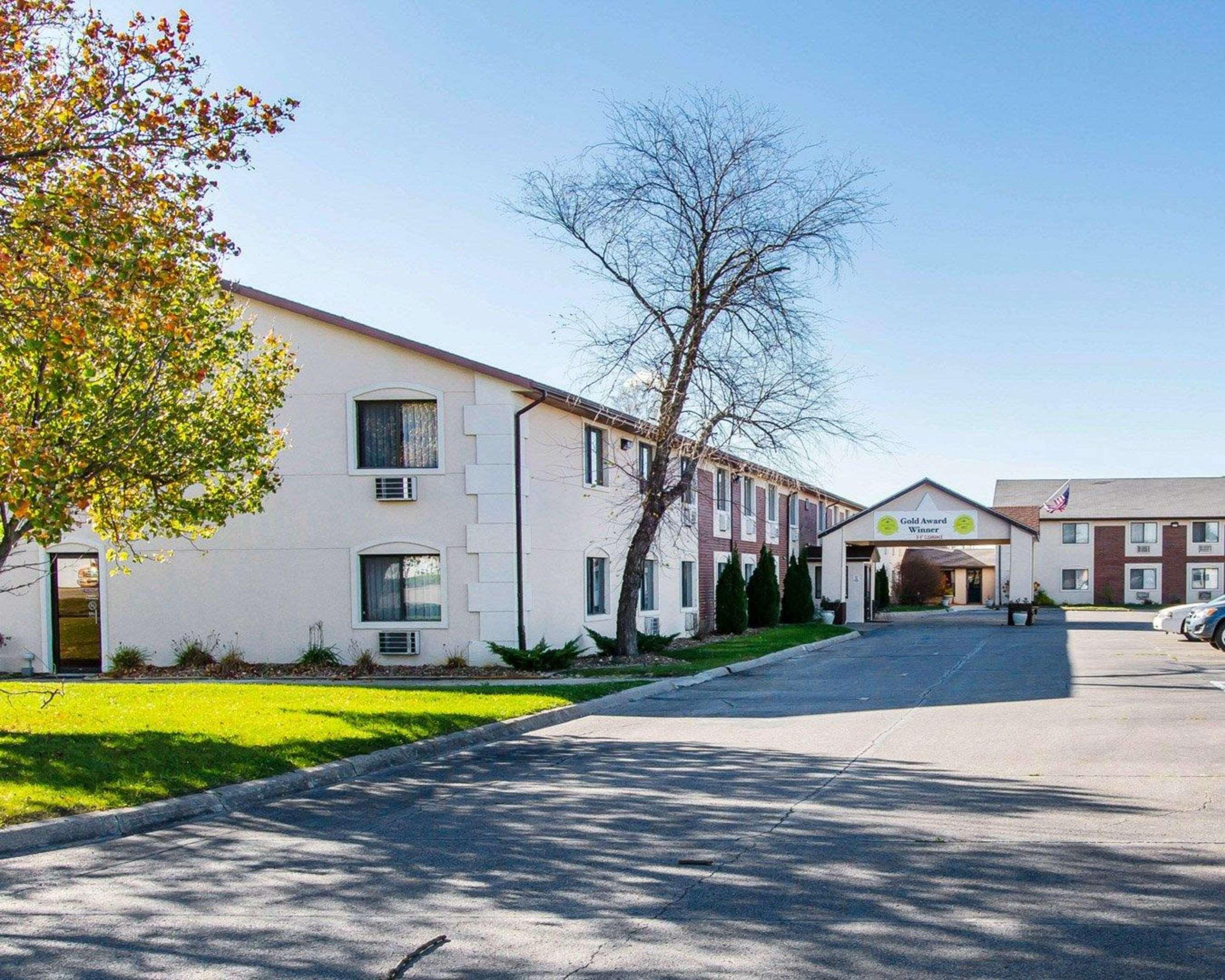Quality Inn & Suites Ottumwa North Esterno foto