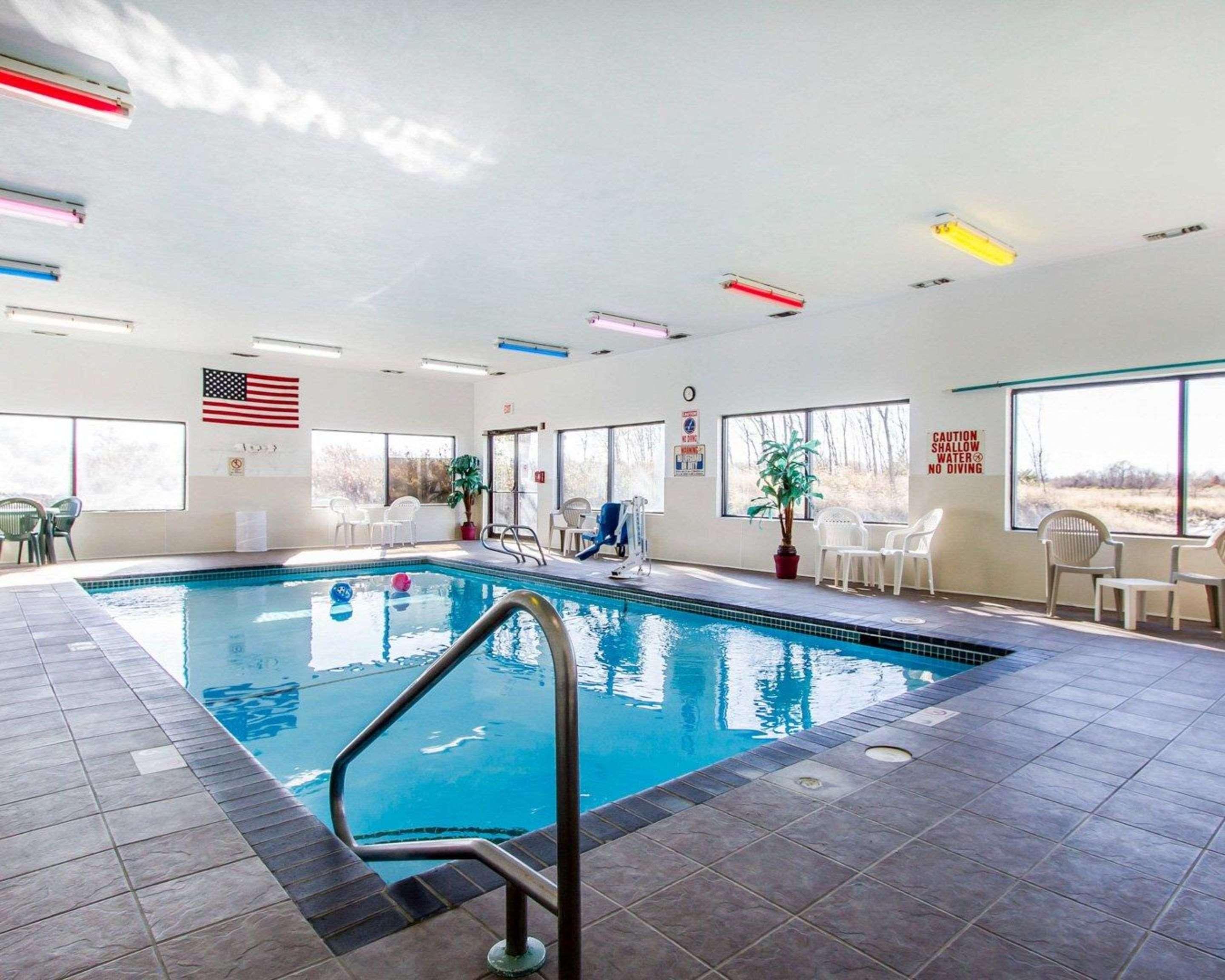 Quality Inn & Suites Ottumwa North Esterno foto
