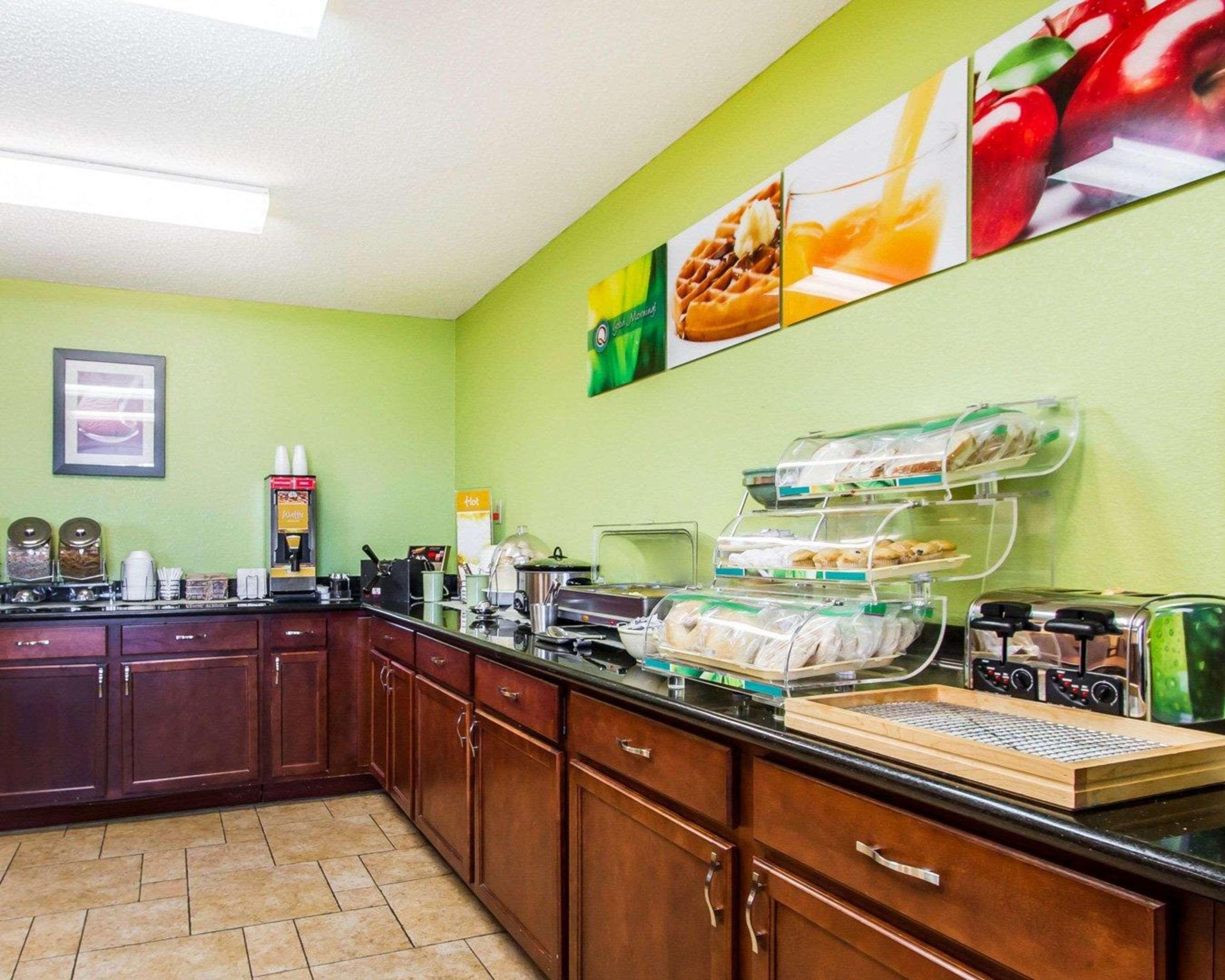 Quality Inn & Suites Ottumwa North Esterno foto