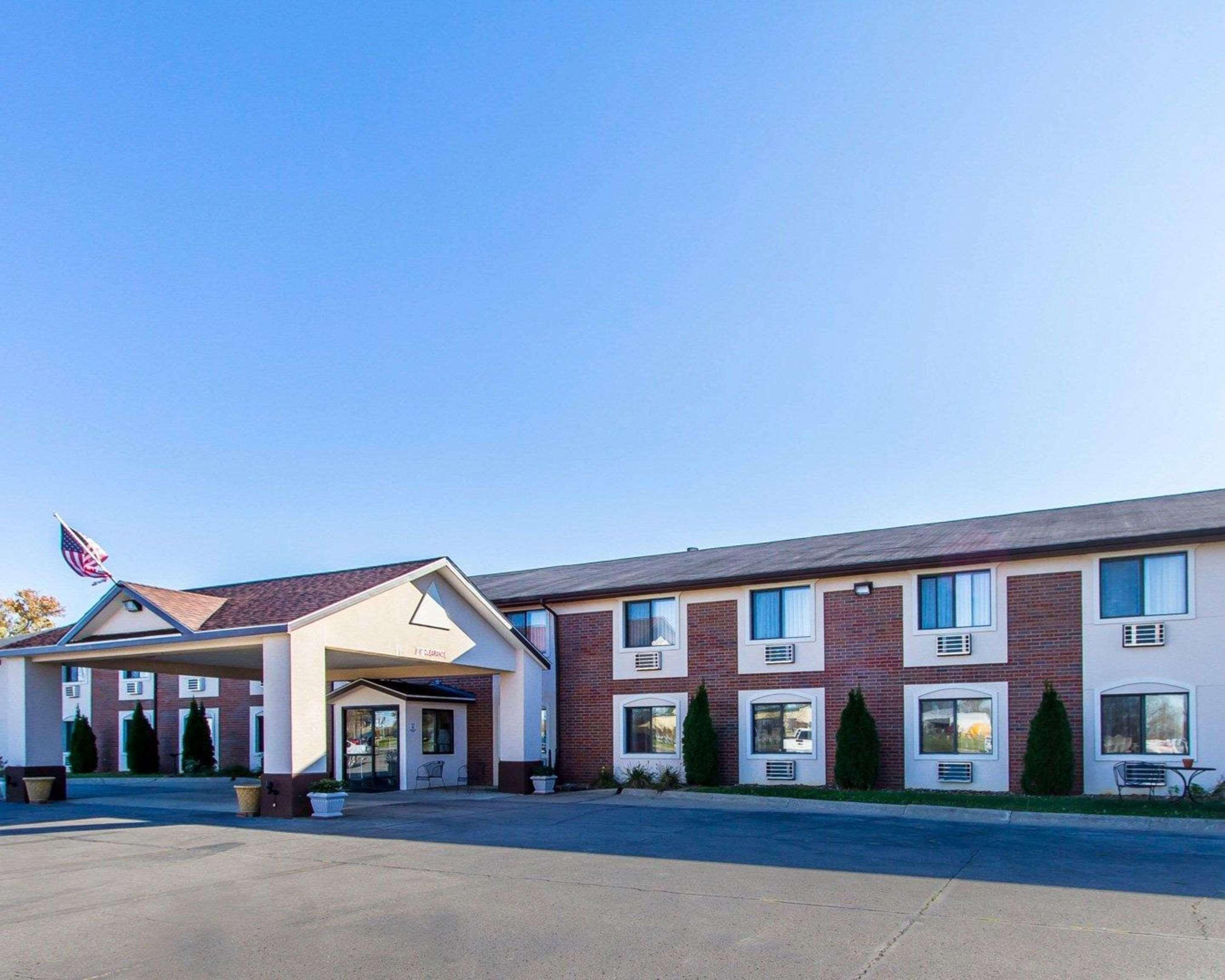 Quality Inn & Suites Ottumwa North Esterno foto
