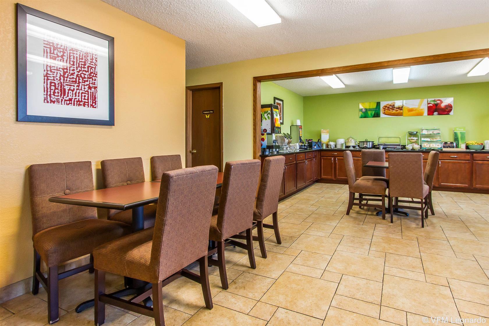 Quality Inn & Suites Ottumwa North Esterno foto