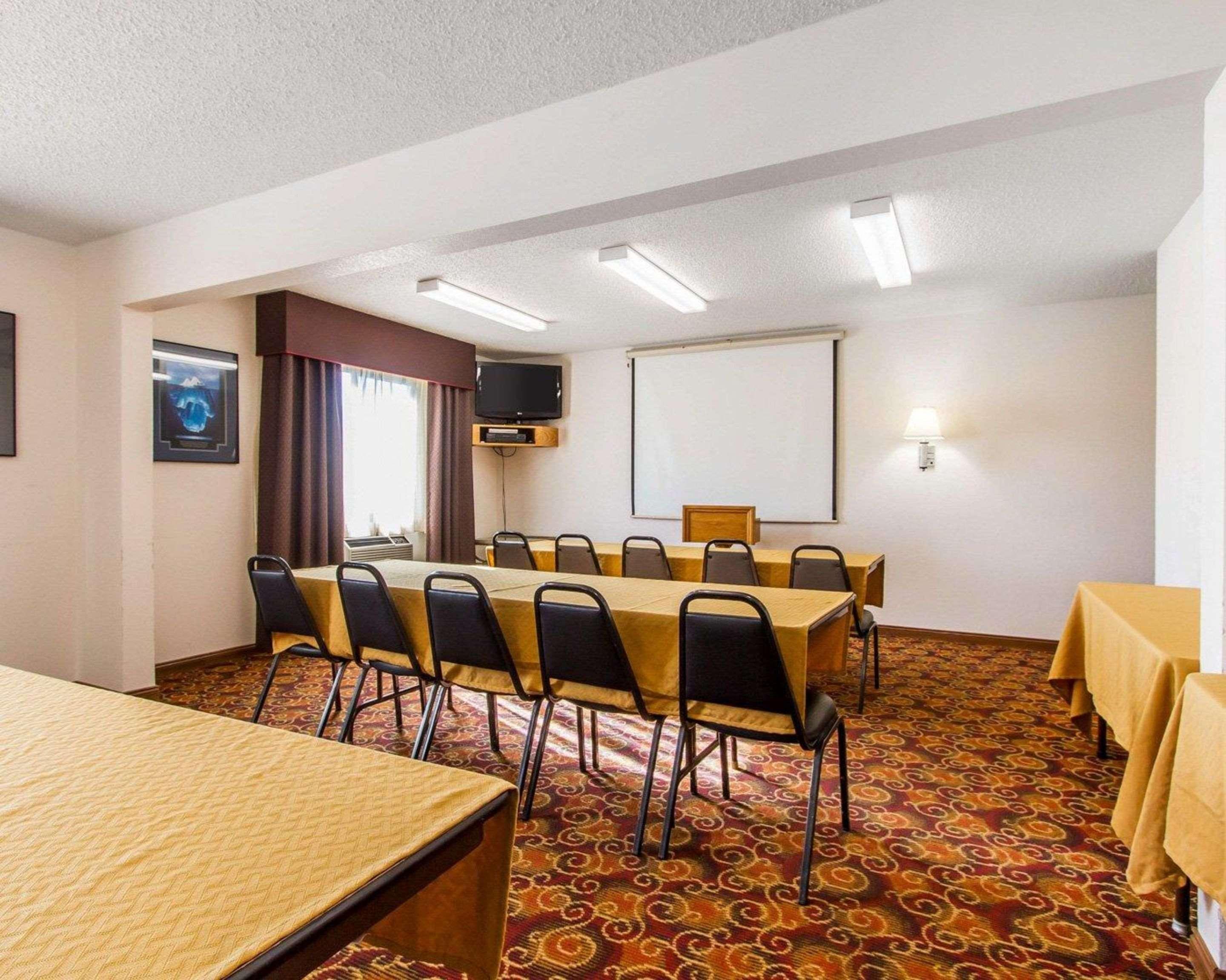 Quality Inn & Suites Ottumwa North Esterno foto