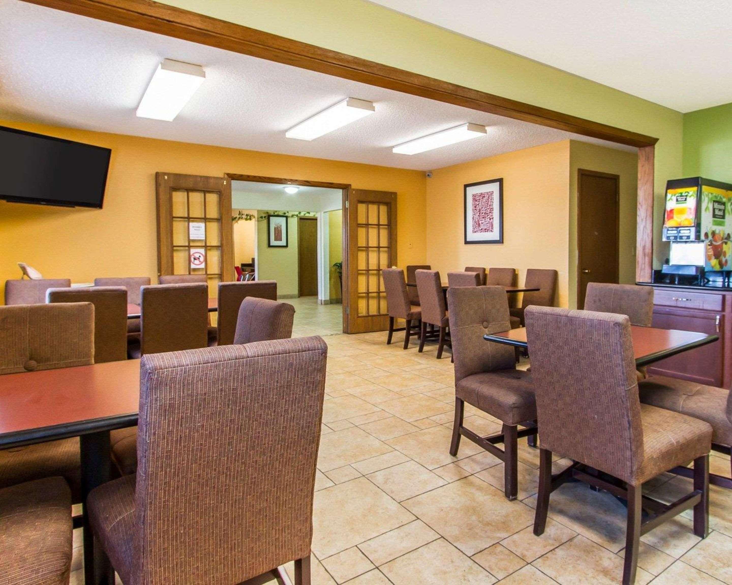 Quality Inn & Suites Ottumwa North Esterno foto
