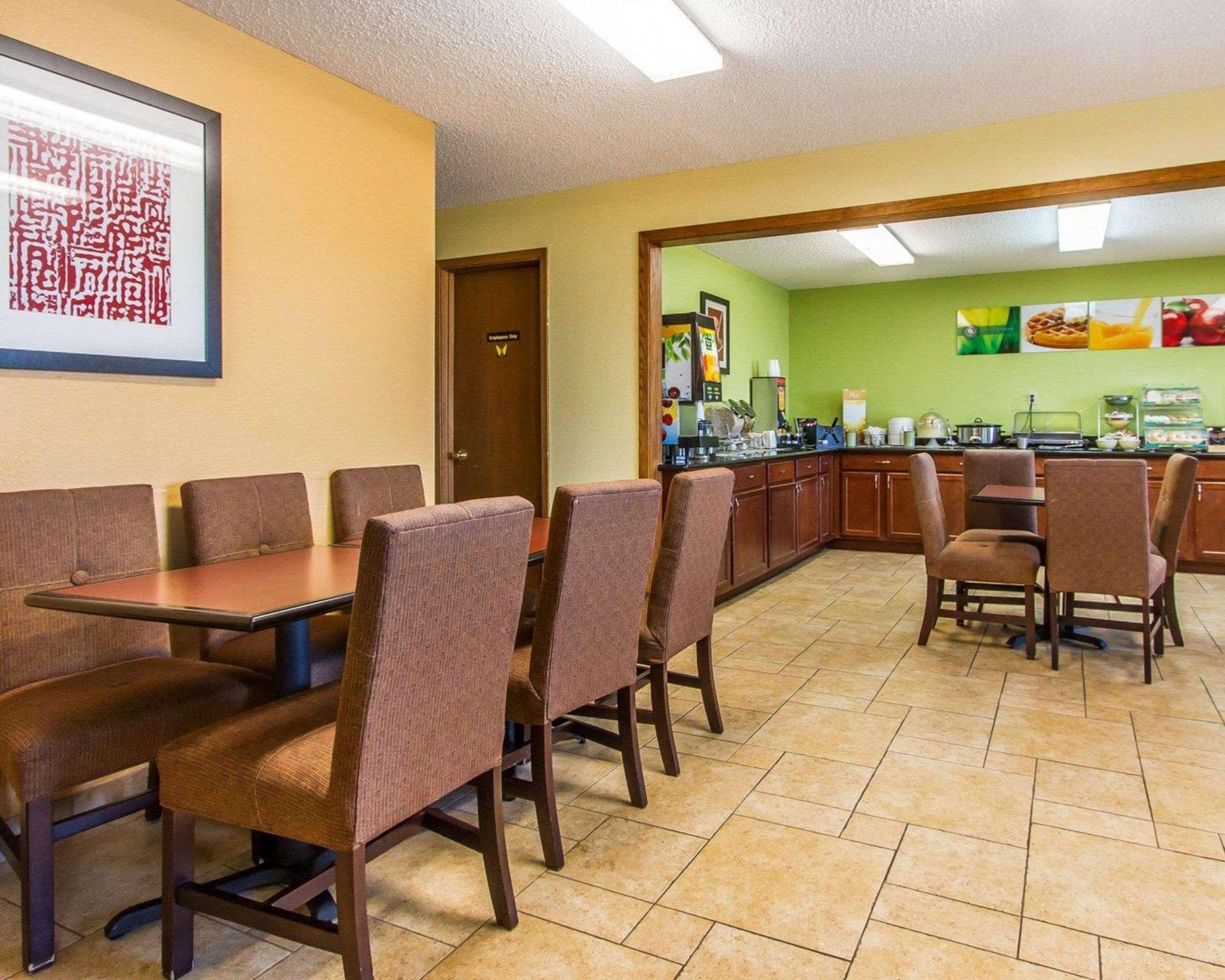 Quality Inn & Suites Ottumwa North Esterno foto