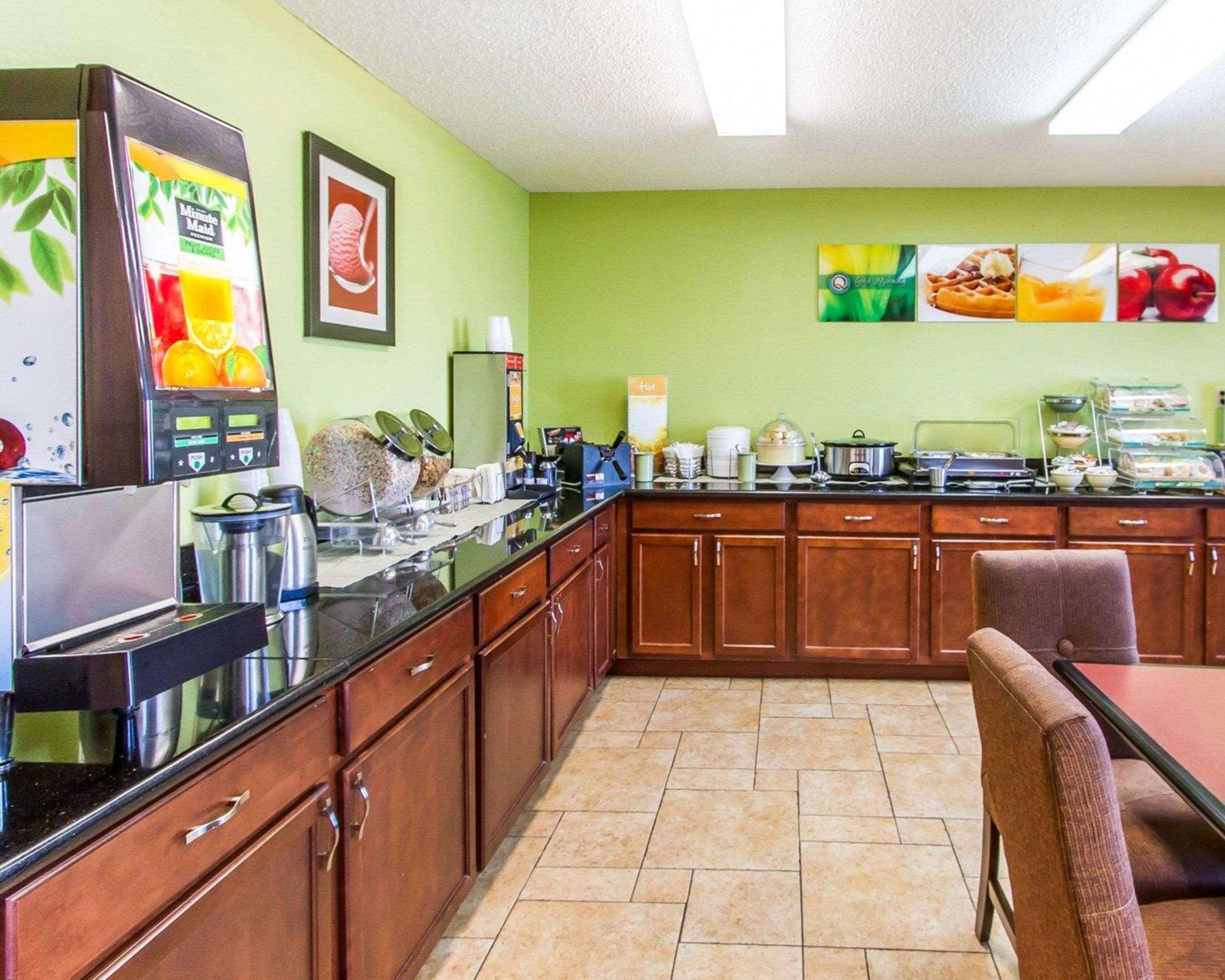 Quality Inn & Suites Ottumwa North Esterno foto