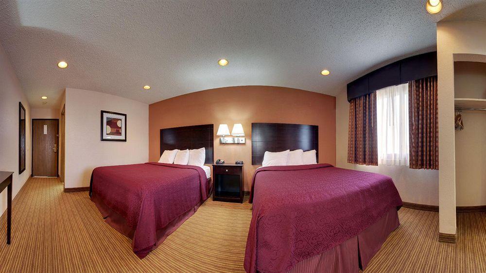 Quality Inn & Suites Ottumwa North Esterno foto