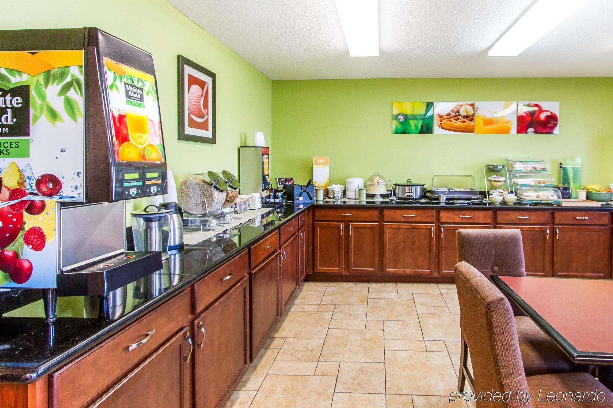 Quality Inn & Suites Ottumwa North Esterno foto