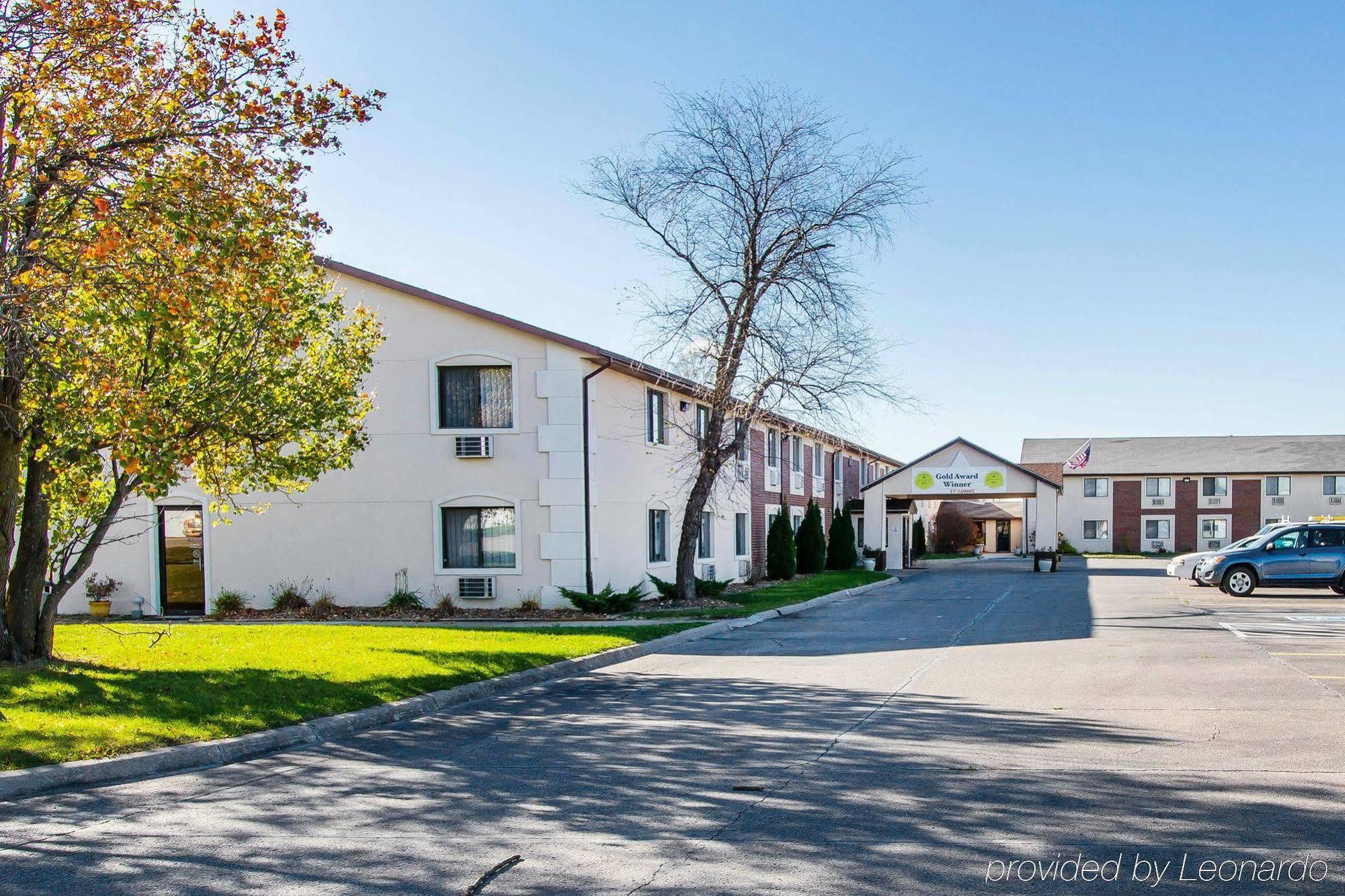 Quality Inn & Suites Ottumwa North Esterno foto