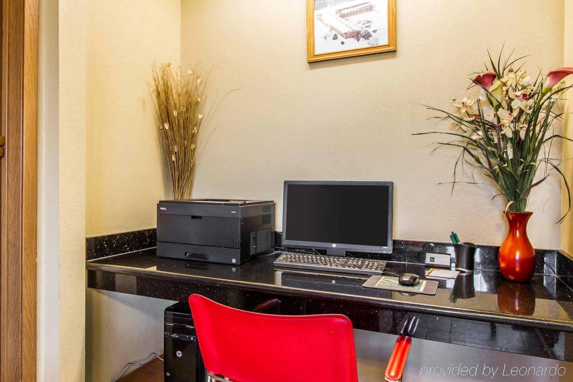 Quality Inn & Suites Ottumwa North Esterno foto