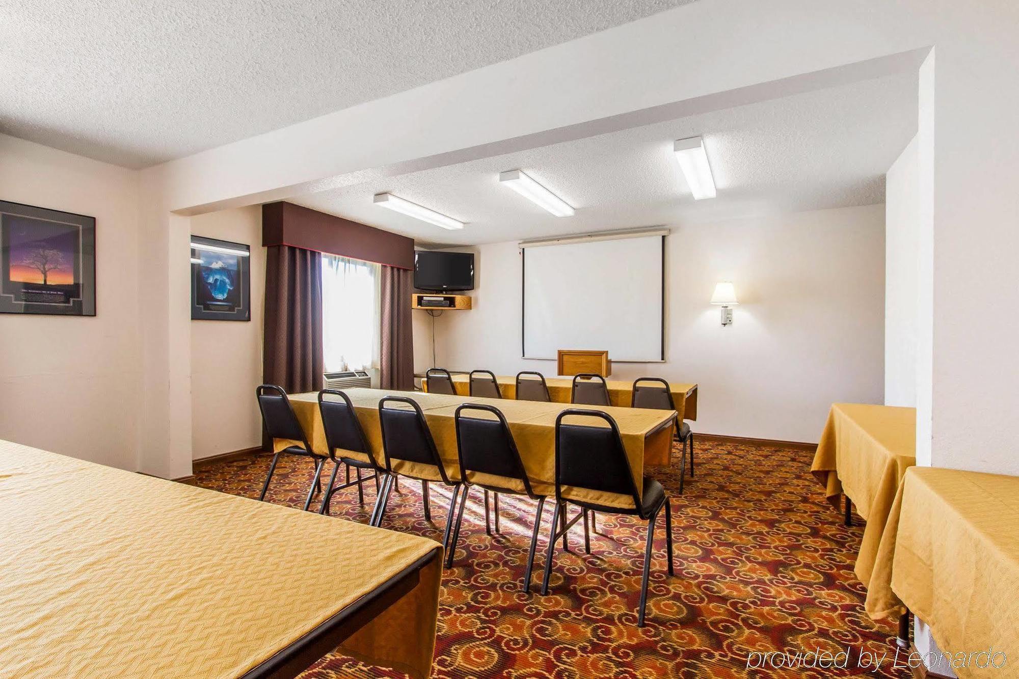 Quality Inn & Suites Ottumwa North Esterno foto