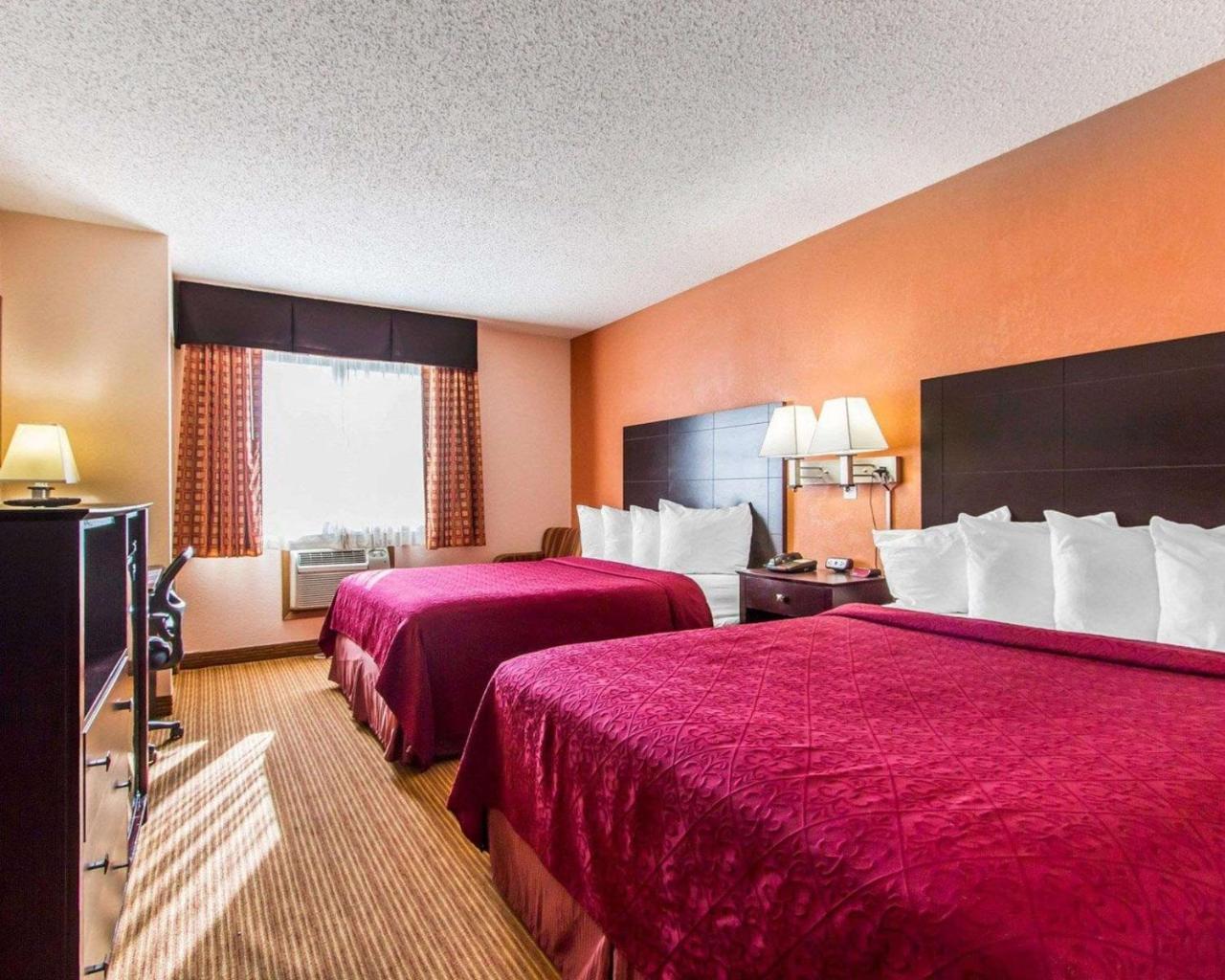 Quality Inn & Suites Ottumwa North Esterno foto